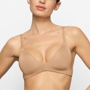 SKIMS Wireless Form T-Shirt Demi Bra , Worn Once